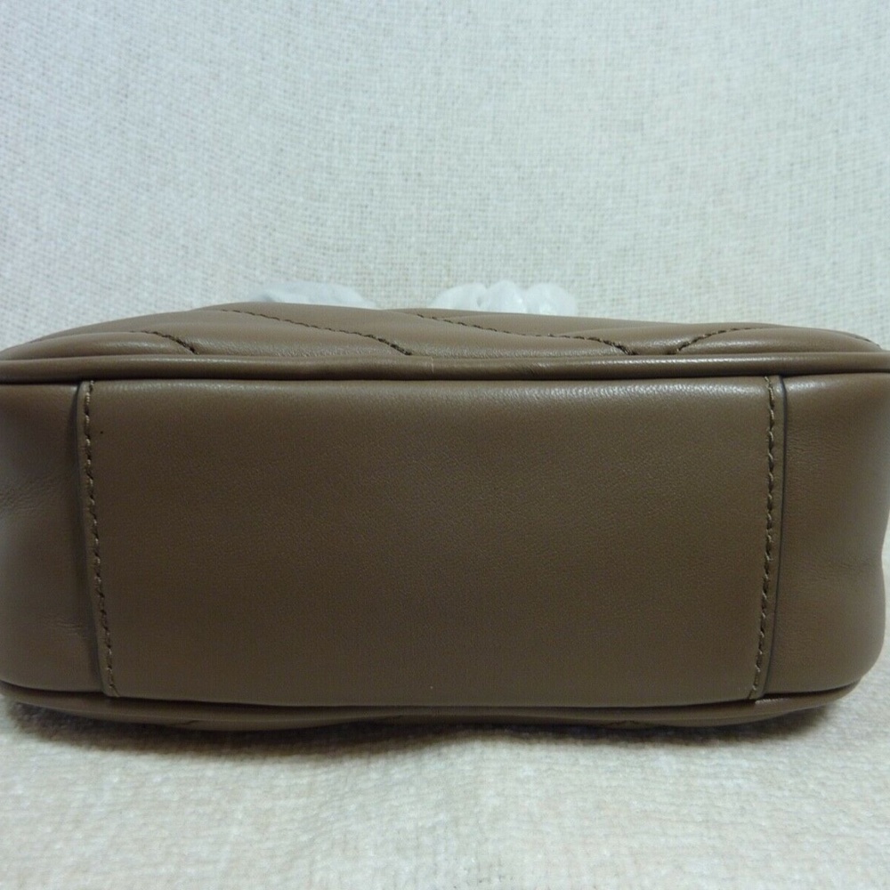 NEW Tory Burch Kira Chevron Classic Taupe Small Camera Bag/Crossbody Bag - Picture 6 of 15